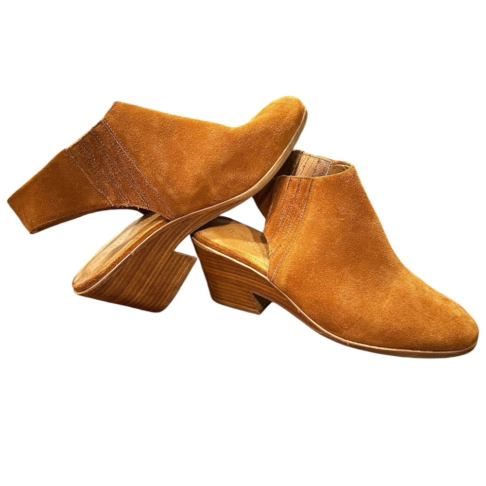 Kenneth Cole Gentle Souls suede bootie.  Size 9.5 excellent condition